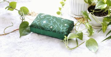 Bottole Green Hand Purse