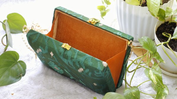 Bottole Green Hand Purse - Image 2