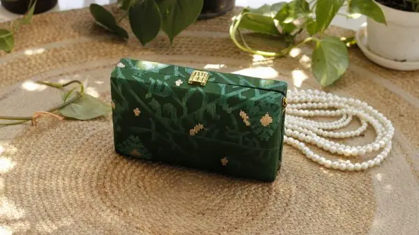 Bottole Green Hand Purse - Image 4