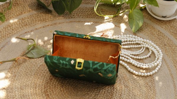 Bottole Green Hand Purse - Image 3